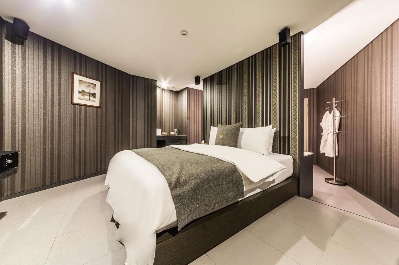 Jbis Hotel Uijeongbu Exteriör bild