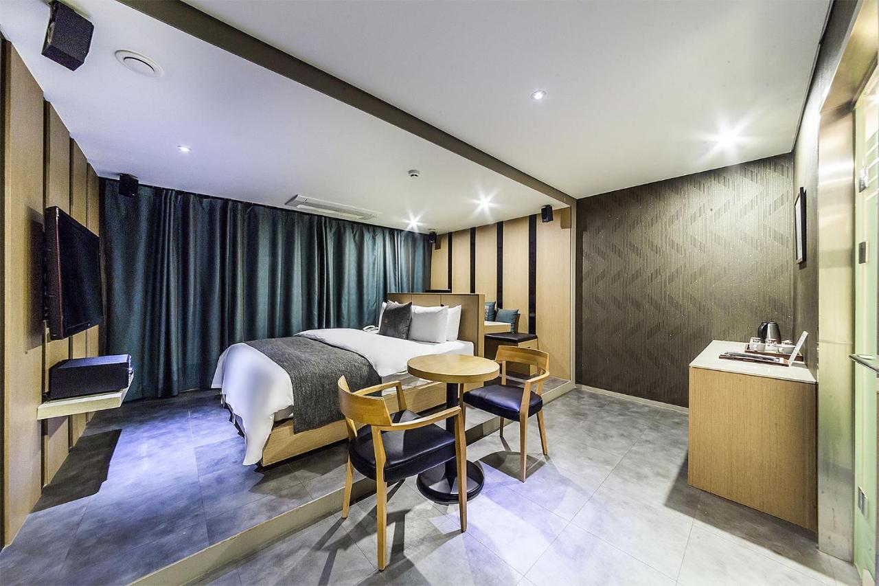 Jbis Hotel Uijeongbu Exteriör bild